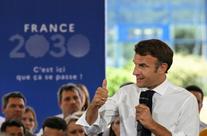 Le président Emmanuel Macron lors d'un discours à Crolles, en Isère, le 12 juillet 2022