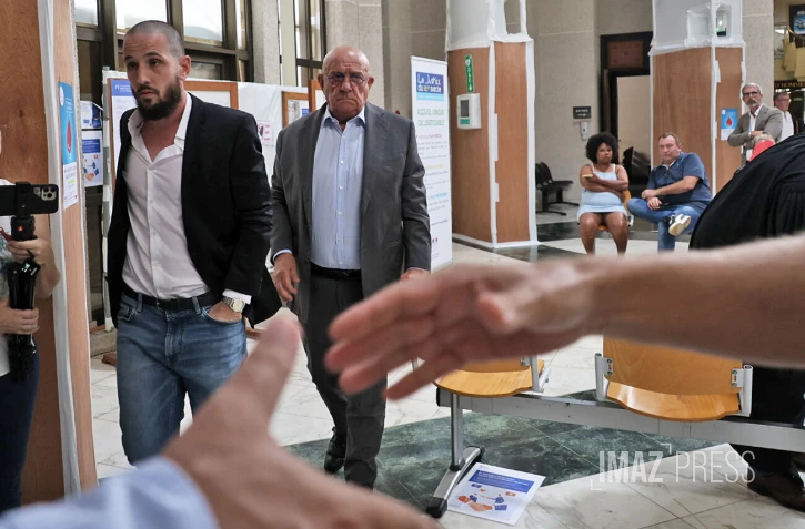 Le Journal de l'ile au tribunal de commerce 