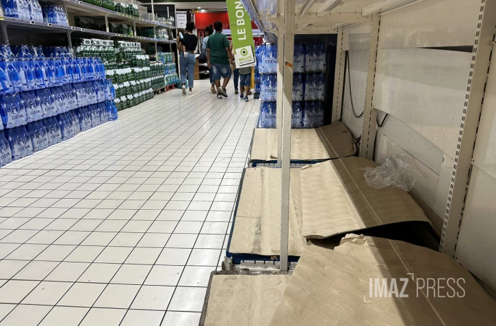 pénurie de bouteilles d'eau en rayon 