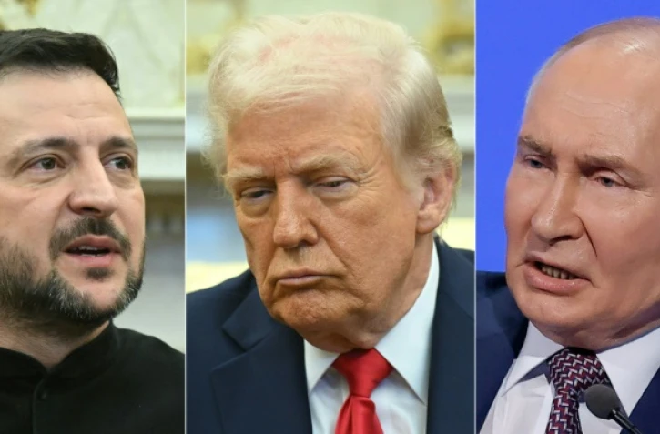 De gauche à droite: les présidents ukrainien, américain et russe Volodymyr Zelensky, Donald Trump et Vladimir Poutine, respectivement le 18 mars 2025 et le 28 février 2025 à Washington, et le 18 mars 2025 à Moscou