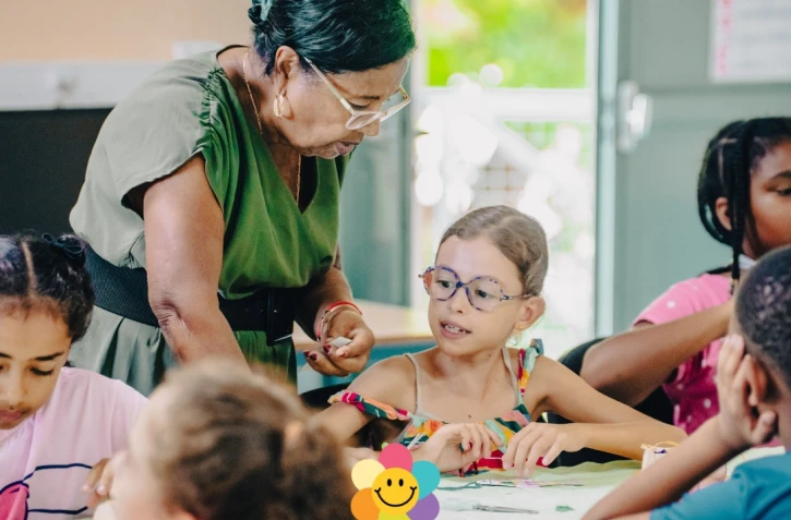 Saint-Denis : à l'école Les Eglantines les ateliers du midi se partagent avec les club séniors 