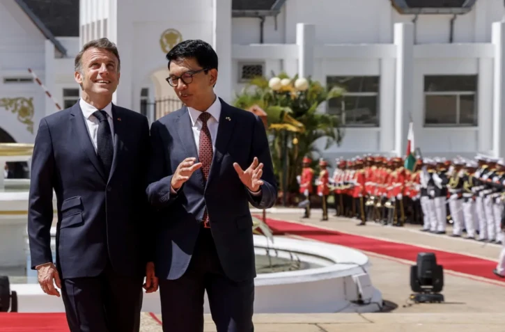 A Madagascar, Macron veut créer les "conditions" du "pardon" de la colonisation