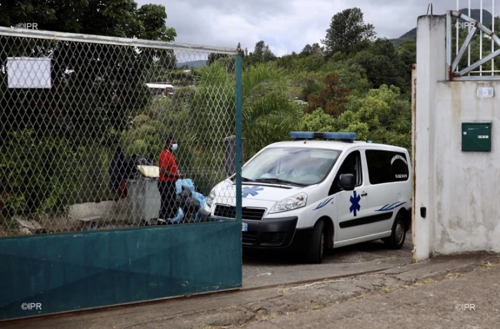 évacuation de gramouns d'une pension à Saint-François