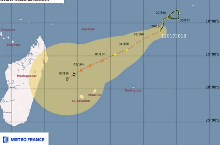 Zone perturbée 1655km La Réunion