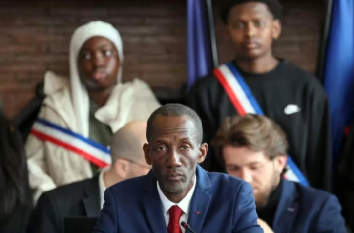 Le maire LFI de Saint-Denis, Bally Bagayoko, à Saint-Denis, le 21 mars 2026 ( AFP / Ludovic MARIN )