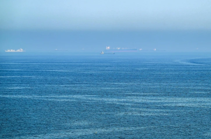 Des navires dans le golfe d'Oman au large des côtes de Sharjah, aux Emirats arabes unis, le 19 juin 2026 