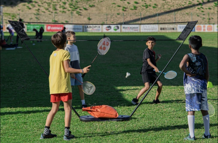 Saint-Denis : des centaines d’élèves participent à une journée sportive avant le Run Ball Festival
