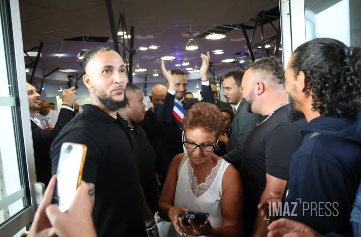 Le Tampon : après sa victoire, Alexis Chaussalet s'installe à l'Hôtel de ville