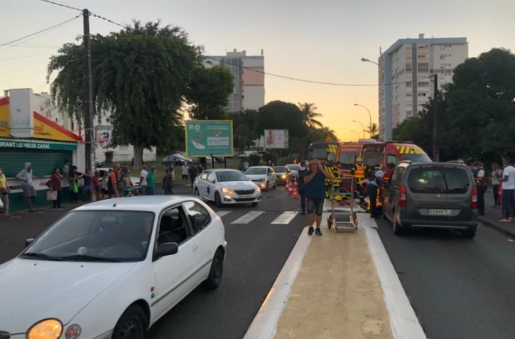 Sainte-Clotilde : deux piétons légèrement blessés après avoir été renversés par une voiture