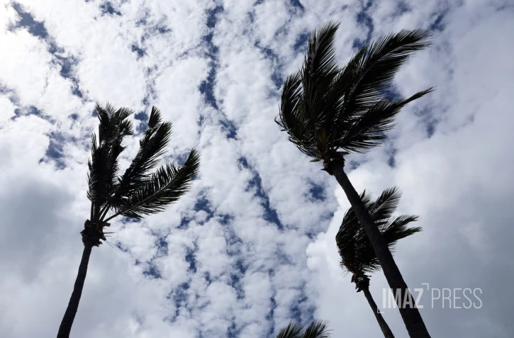 temps gris , nuageux , pluie