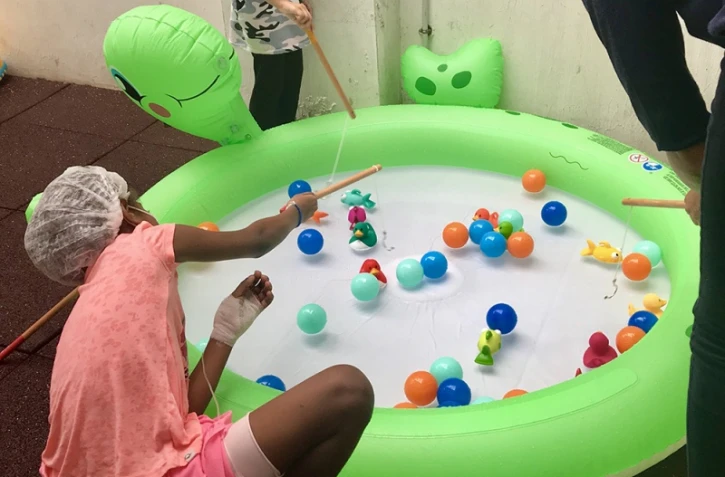 Etudiants en BTS animations pour enfants au CHU