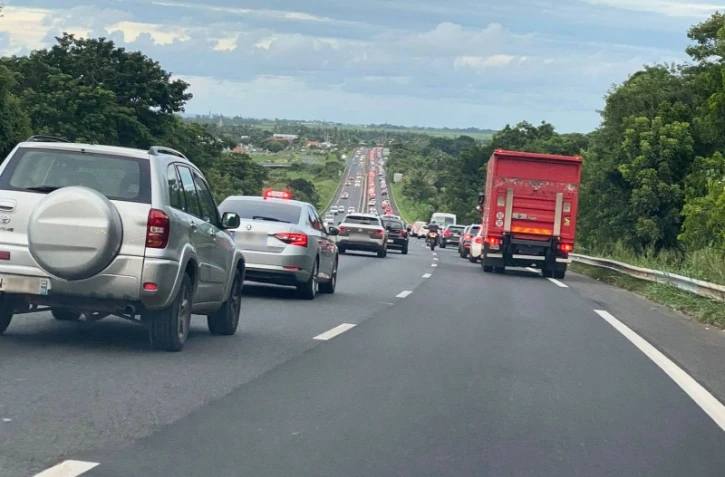 Sainte-Suzanne : bouchon de 7 km en direction de l'est 