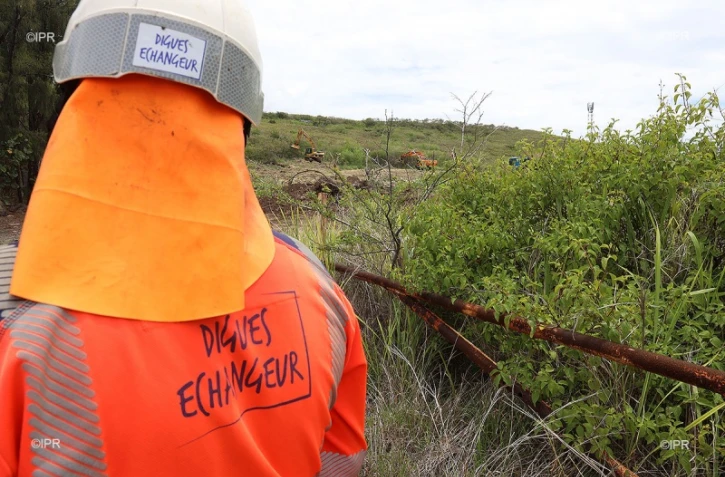 Bois Blanc : des engins de chantier sur la carrière