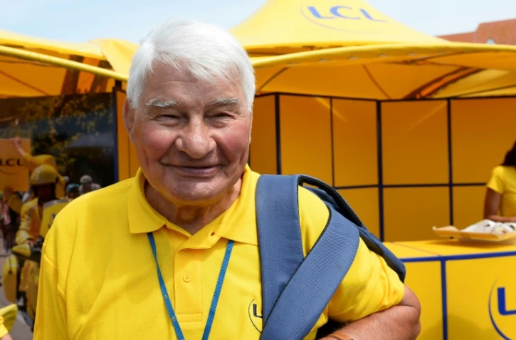 L'ancien champion cycliste Raymond Poulidor à Le Touquet-Paris-Plage avant le départ de la 4e étape du Tour de France 2014, le 8 juillet