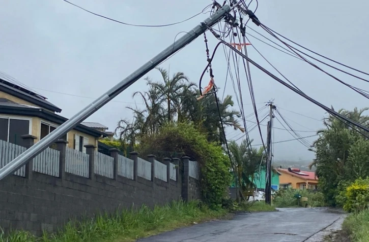 cyclone intense Batsirai dégats saint-denis la bretagne chemin montauban