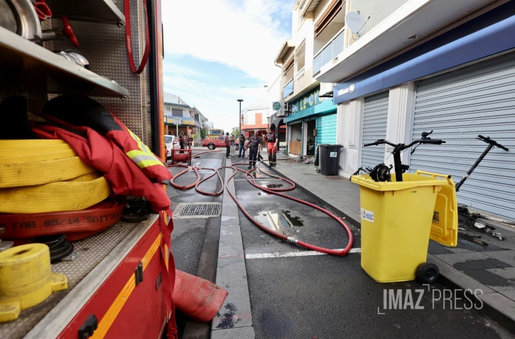 Le Port : une trottinette électrique prend feu, un magasin de vélo victime d'un incendie