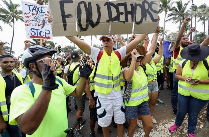 Marée jaune à la Préfecture
