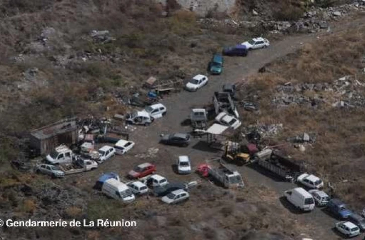 carcasse, épave, voiture, gendarmes, environnement