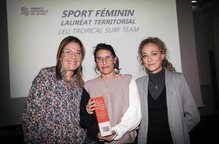 Leu Tropical Surf Team récompensé pour son action en faveur du surf féminin