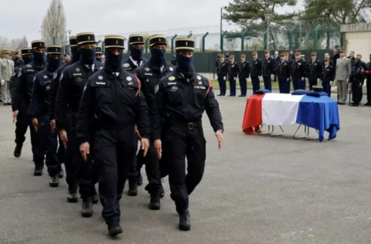 Funérailles du gendarme du GIGN Arnaud Blanc tué en Guyane, le 31 mars 2023 sur la base de Versailles-Satory (Yvelines) ( POOL / Ludovic MARIN )