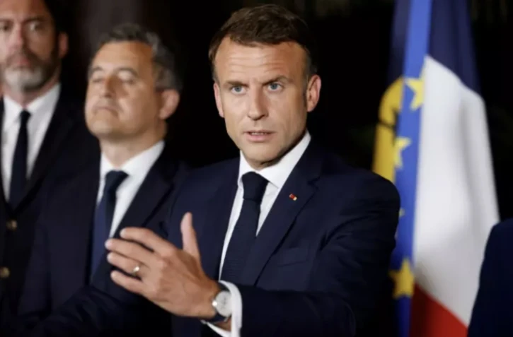 Le président de la République Emmanuel Macron prononce un discours au haut-commissariat de Nouvelle-Caldéonie, à Nouméa, le 23 mai 2024 ( POOL / Ludovic MARIN )