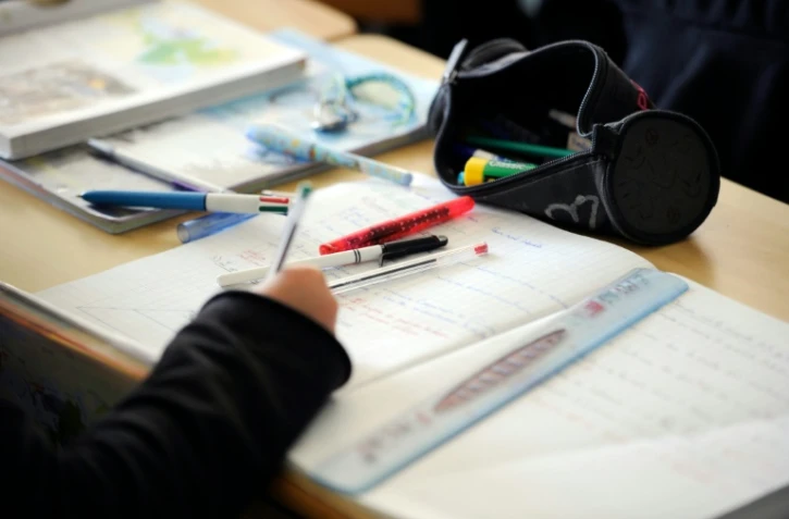 Un enseignant agressé au cutter et aux ciseaux dans sa classe à Aubervilliers par un homme qui a invoqué le groupe Etat islamique