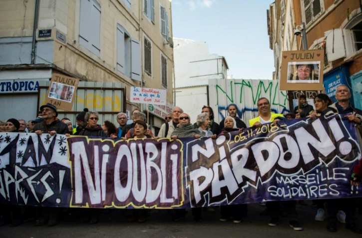 Manifestation à Marseille, le 9 novembre 2019, un an après l'effondrement de deux immeubles insalubres ayant fait huit morts, rue d'Aubagne