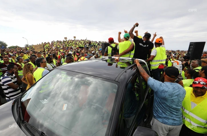 Jour J - Les Gilets jaunes montent au front