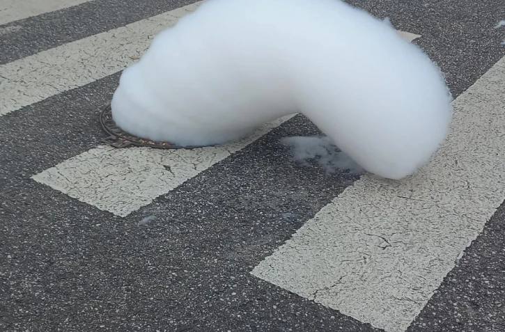 Journée mousse, Picasso en couche-culotte, Kévin est mort et robot suicidaire