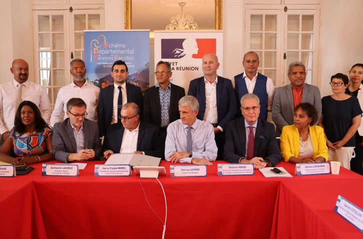 Signature du nouveau Schéma départemental des services aux familles