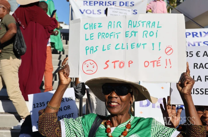 manif pour une liaison vers les comores 