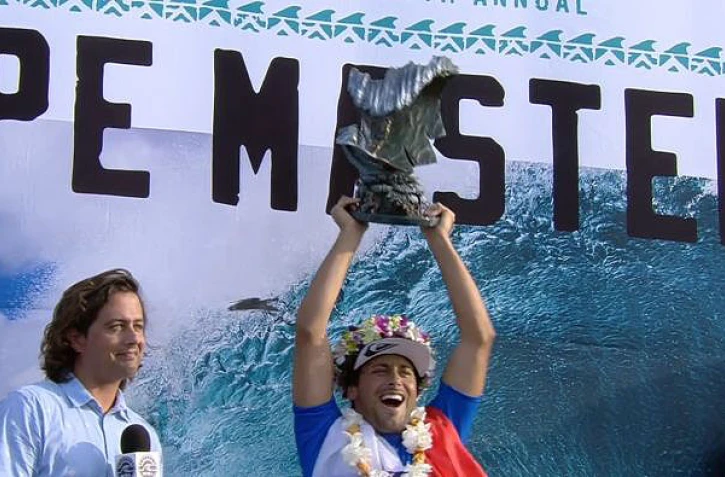 Surf - Jérémy Florès remporte le Pipe master 2017