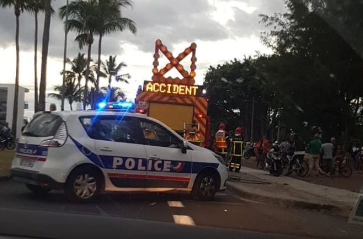 Collision 3 motos et une voiture Le Port