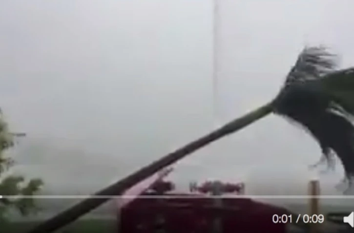 Le cyclone Debbie arrive en Australie