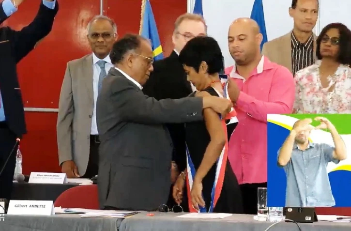 Passation de pouvoir à Saint-Denis