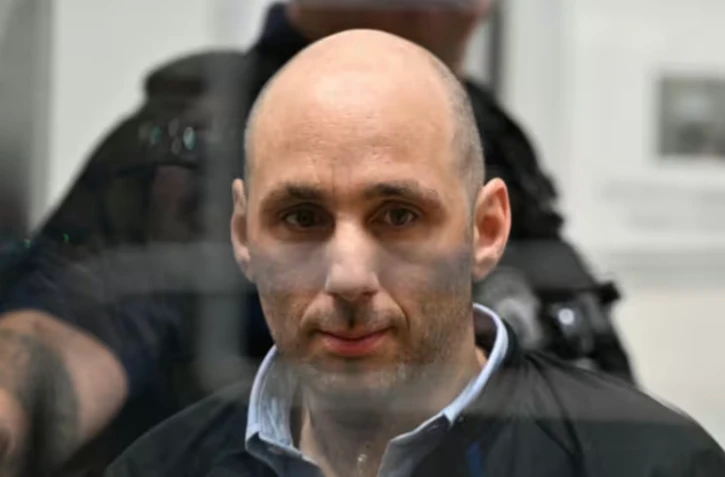 CCédric Jubillar dans la salle d'audience de la cour d'assises du Tarn, à l'ouverture d'une audience de son procès pour le meurtre de son épouse Delphine Jubillar, le 23 septembre 2025 à Albi ( AFP / Lionel BONAVENTURE )