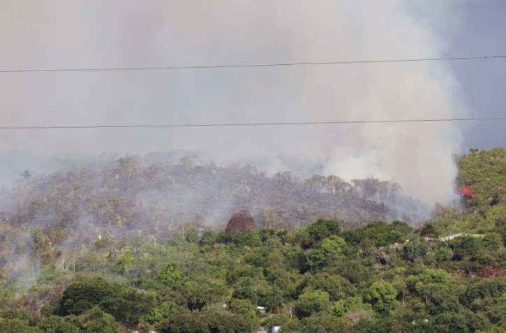 Feu de brousailles dans les Hauts de la Possession 