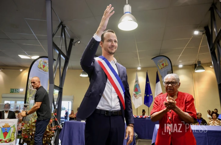 Le Tampon : après sa victoire, Alexis Chaussalet s'installe à l'Hôtel de ville