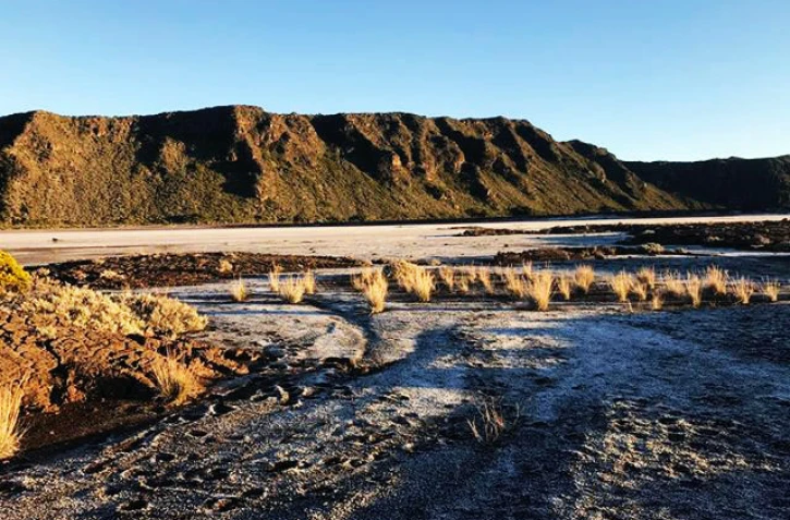 Givre au Piton de la Fournaise plaine des sables 20 mai 2020