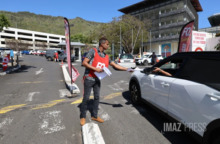 Route du Littoral : 8 km de bouchon en raison de la manifestation au CHU