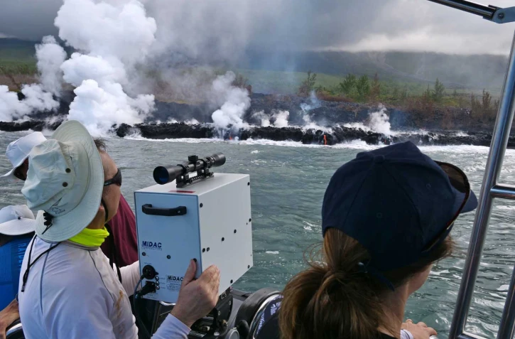 alain barrere scientifique au volcan 