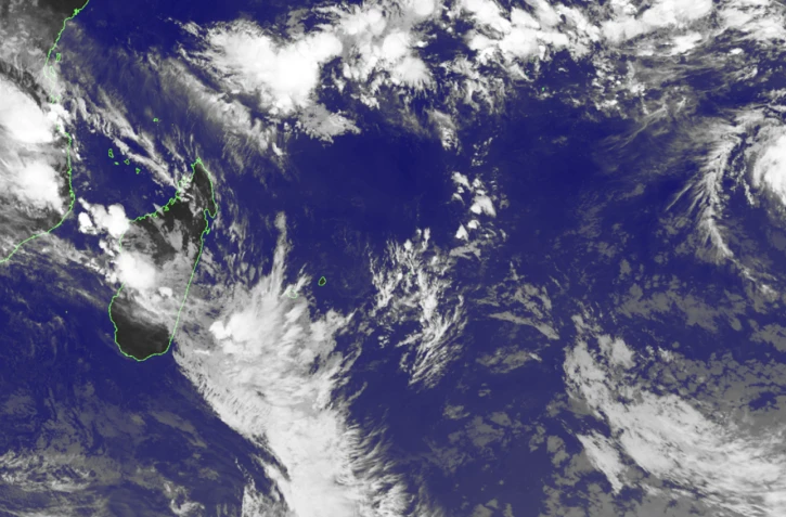 La forte tempête tropicale Grant à 3.705 kilomètres de La Réunion
