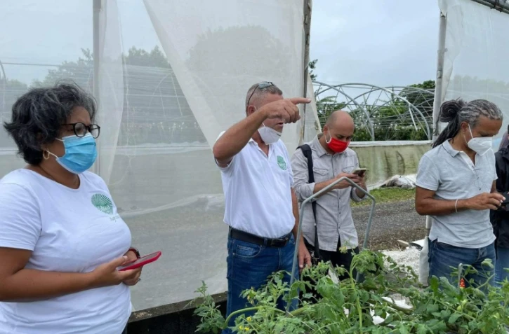visite d'exploitation par la FDSEA à Sainte-Suzanne après le passage de batsirai