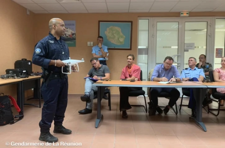 Les gendarmes présentent leurs aéronefs télé-pilotés