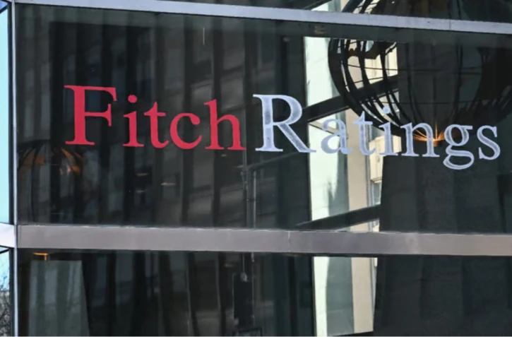 La note souveraine de la France menacée de passer en catégorie inférieure par Fitch qui ouvre le bal des revues d'automne des agences de notation