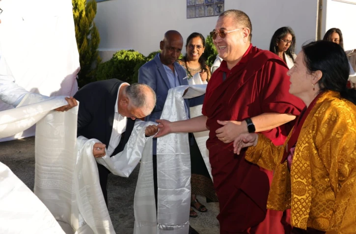  Saint-Pierre : Matthieu Ricard et Rabjam Rinpoché en visite au temple bouddhiste tibétain
