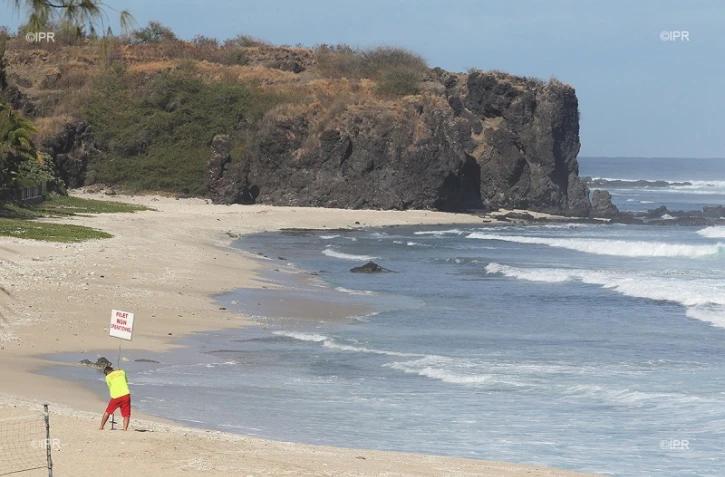 panneaux requins baignade interdite
