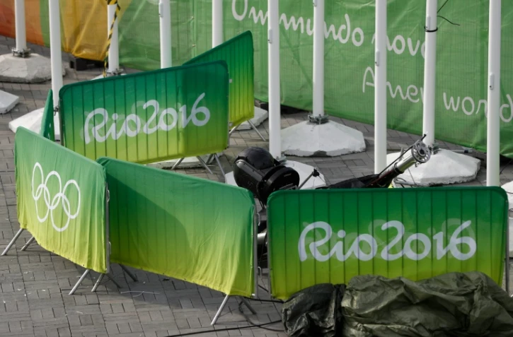 La caméra suspendue à un câble qui s'est écrasée sur le sol blessant 3 personnes, dans le Parc olympique, le 15 août 2016