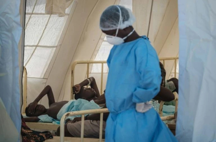 Des patients souffrant de diarrhée sont traités à Beira le 27 mars 2019