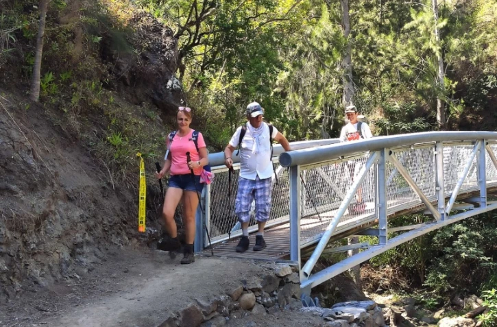 Une nouvelle passerelle pour les Mafatais et les coureurs du Grand Raid 
